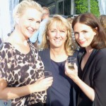 Omringad av Paulina Lundström och Elin Frendberg
